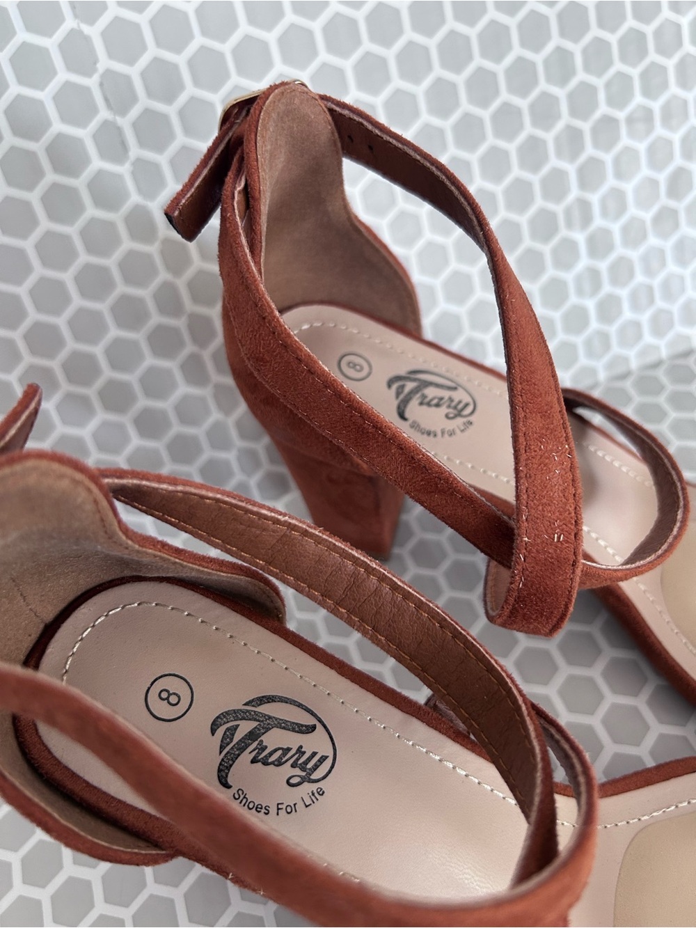 Trary Strappy Block Heel Sandals in Rust. Size 8 - Picture 4 of 6